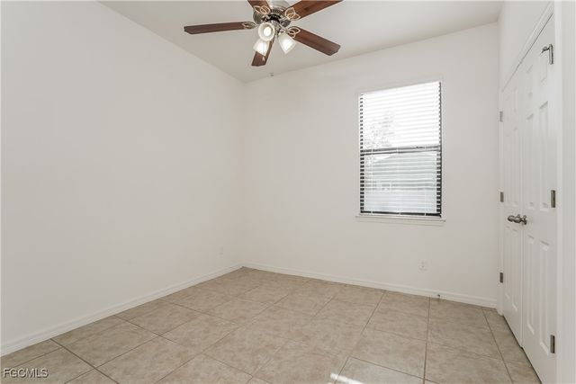 945 SW 6th PL, Cape Coral, FL 33991