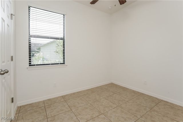 945 SW 6th PL, Cape Coral, FL 33991