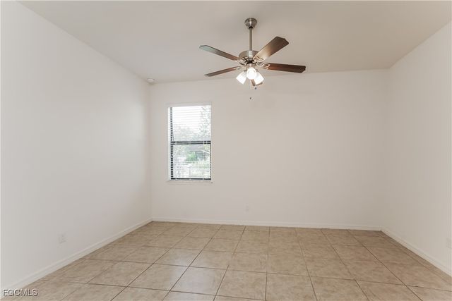 945 SW 6th PL, Cape Coral, FL 33991