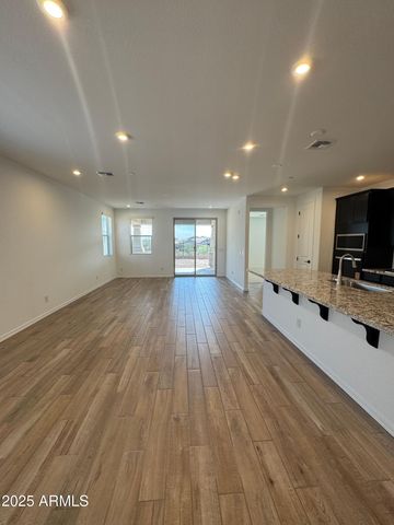 13327 W EAGLE FEATHER Road, Peoria, AZ 85383