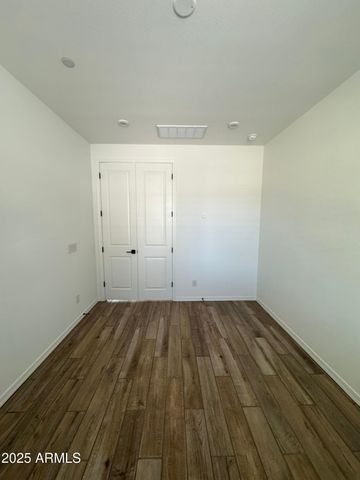 13327 W EAGLE FEATHER Road, Peoria, AZ 85383