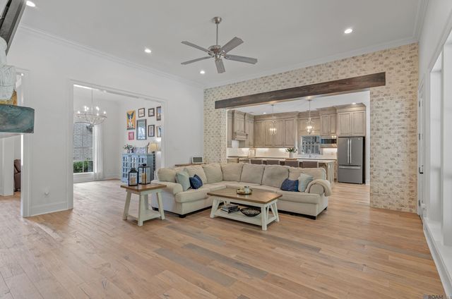 36501 Royal Oak Dr, Prairieville, LA 70769