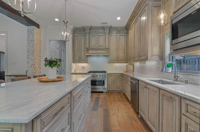 36501 Royal Oak Dr, Prairieville, LA 70769