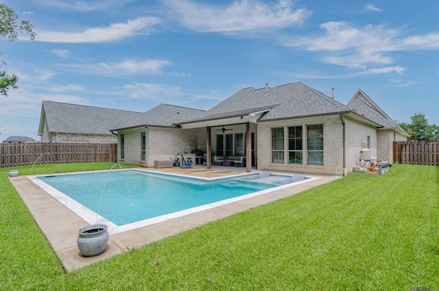 36501 Royal Oak Dr, Prairieville, LA 70769