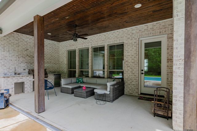 36501 Royal Oak Dr, Prairieville, LA 70769