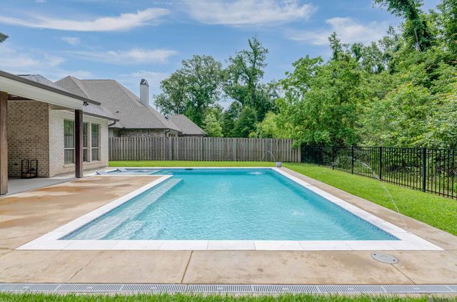 36501 Royal Oak Dr, Prairieville, LA 70769