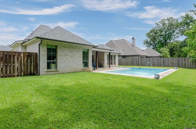 36501 Royal Oak Dr, Prairieville, LA 70769