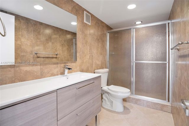 16740 NE 9th Avenue 604, North Miami Beach, FL 33162