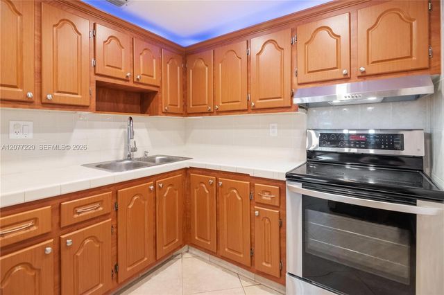 16740 NE 9th Avenue 604, North Miami Beach, FL 33162
