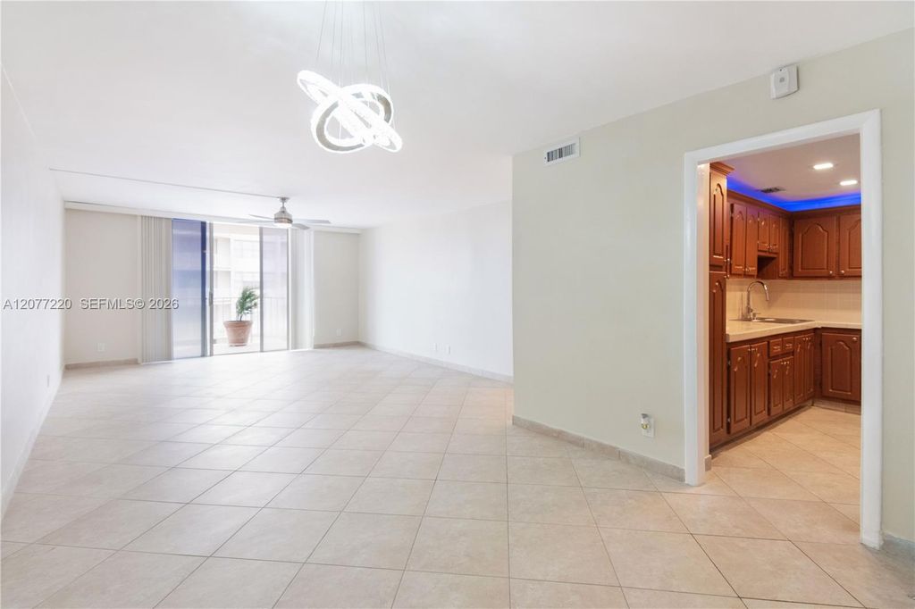 16740 NE 9th Avenue 604, North Miami Beach, FL 33162