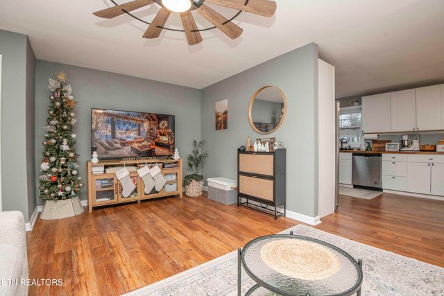 102 Hickory Lane, Sweetwater, TN 37874