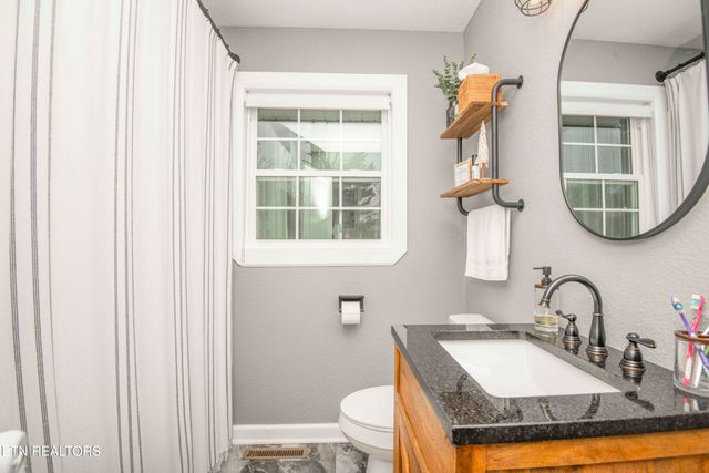 102 Hickory Lane, Sweetwater, TN 37874