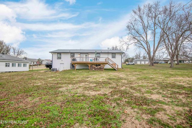 102 Hickory Lane, Sweetwater, TN 37874