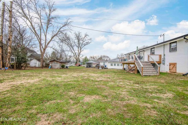 102 Hickory Lane, Sweetwater, TN 37874