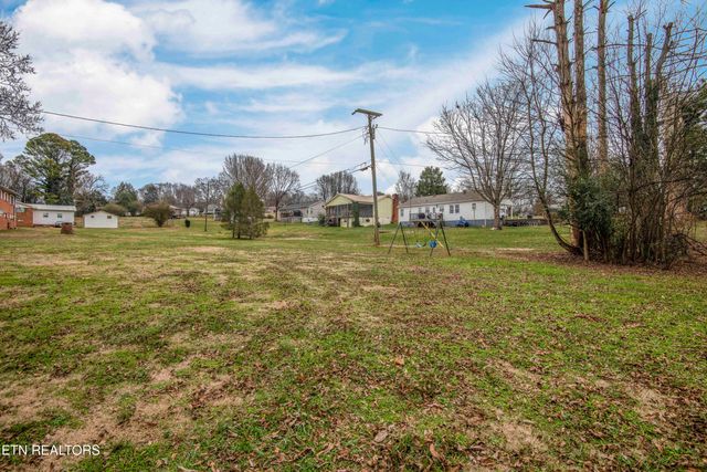 102 Hickory Lane, Sweetwater, TN 37874