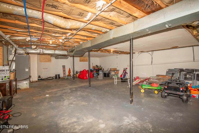 102 Hickory Lane, Sweetwater, TN 37874