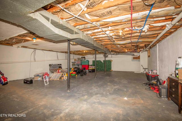 102 Hickory Lane, Sweetwater, TN 37874