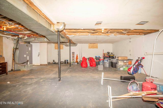 102 Hickory Lane, Sweetwater, TN 37874