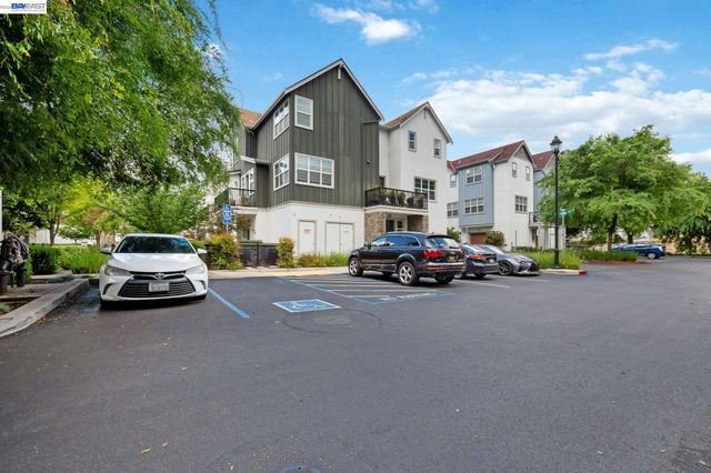 3832 Camino Loop, Dublin, CA 94568
