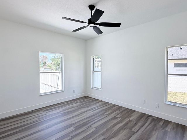 906 BERWICK DRIVE, Davenport, FL 33897