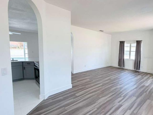 906 BERWICK DRIVE, Davenport, FL 33897