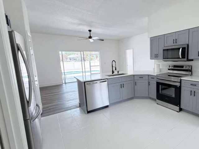 906 BERWICK DRIVE, Davenport, FL 33897