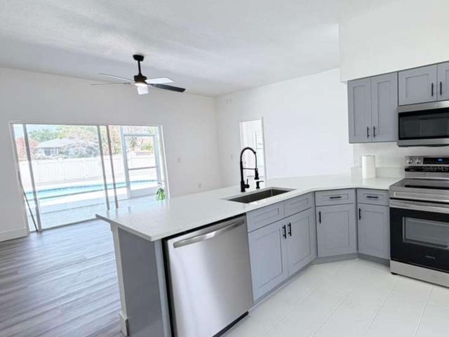906 BERWICK DRIVE, Davenport, FL 33897