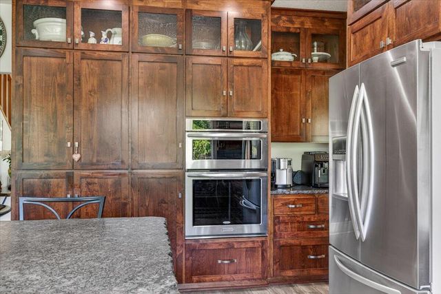 39 E Valley View Road, Ashland, OR 97520