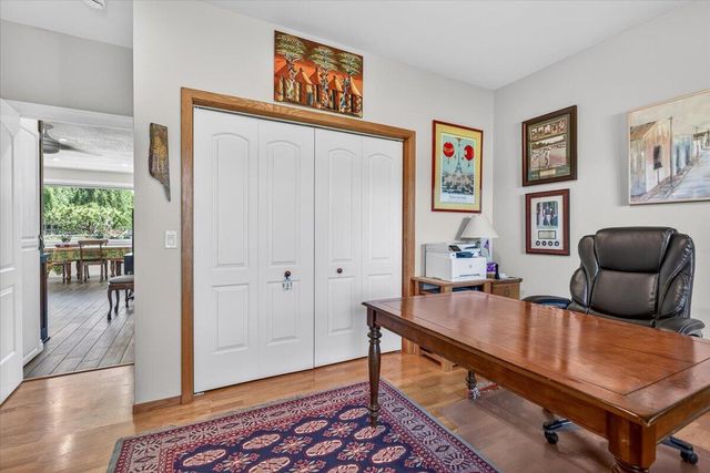 39 E Valley View Road, Ashland, OR 97520