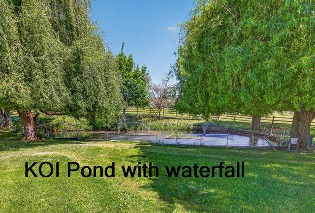 39 E Valley View Road, Ashland, OR 97520