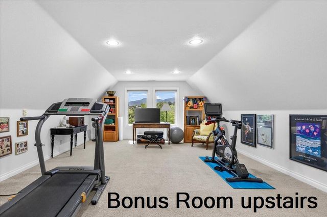 39 E Valley View Road, Ashland, OR 97520