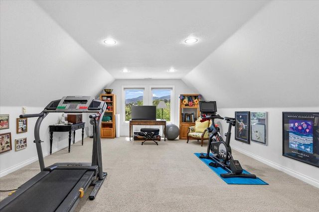 39 E Valley View Road, Ashland, OR 97520