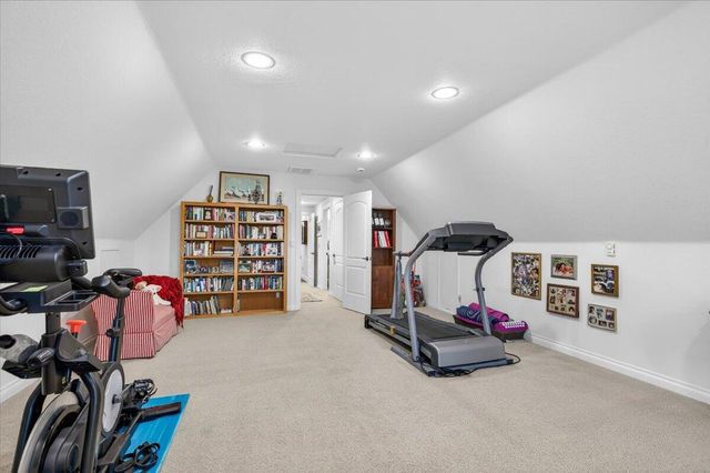39 E Valley View Road, Ashland, OR 97520