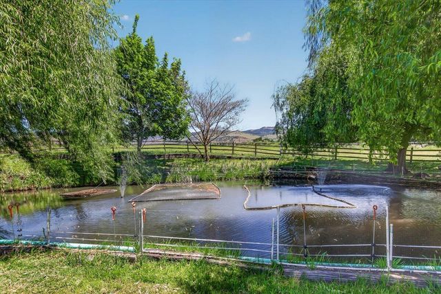 39 E Valley View Road, Ashland, OR 97520