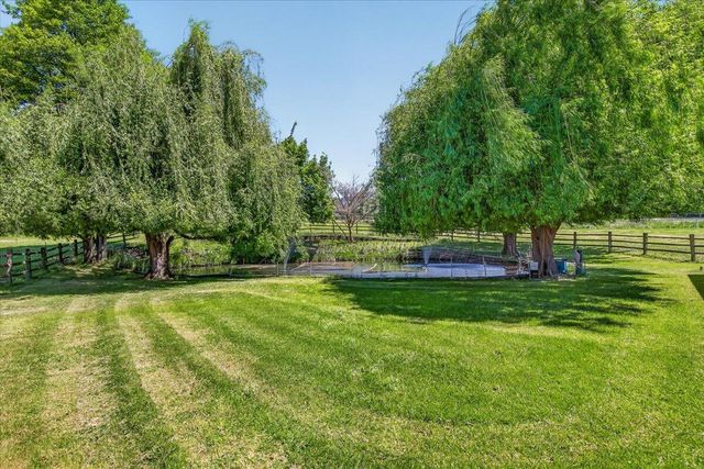 39 E Valley View Road, Ashland, OR 97520