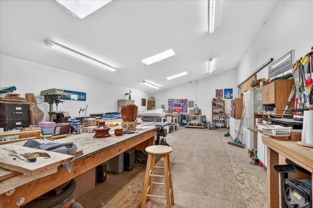 39 E Valley View Road, Ashland, OR 97520