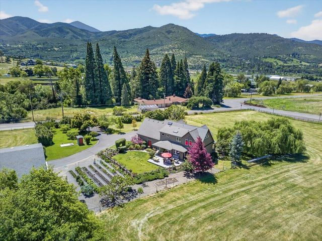 39 E Valley View Road, Ashland, OR 97520