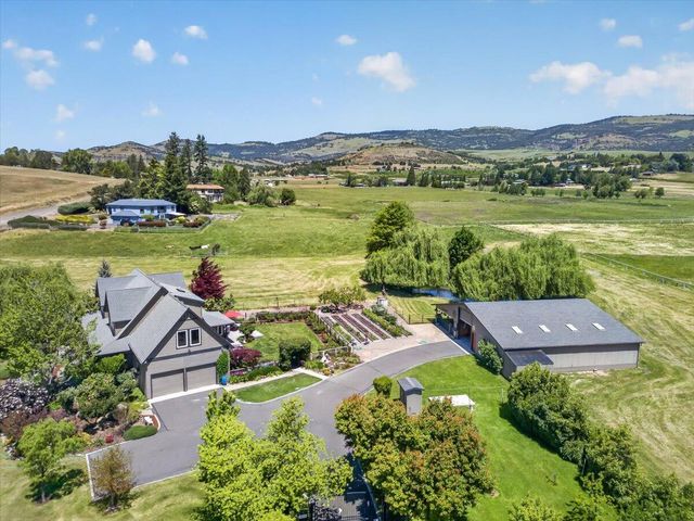 39 E Valley View Road, Ashland, OR 97520