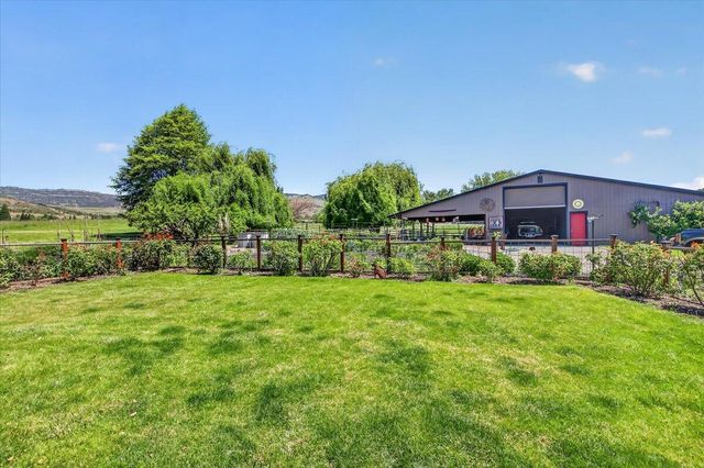 39 E Valley View Road, Ashland, OR 97520