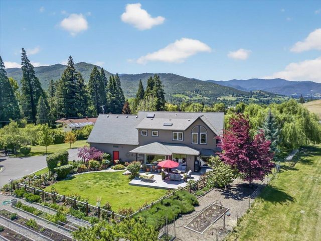 39 E Valley View Road, Ashland, OR 97520