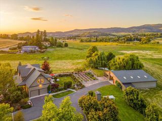 39 E Valley View Road, Ashland, OR 97520