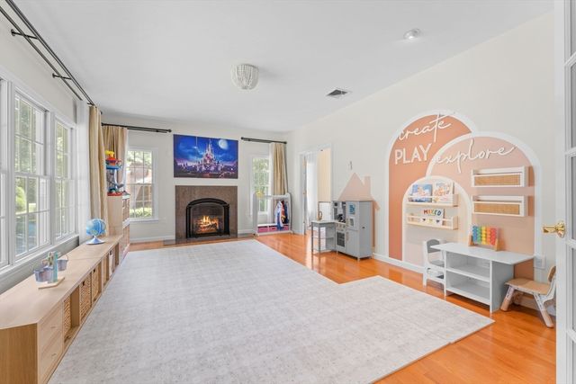 18 Crystal Hill Ter, Westwood, MA 02090