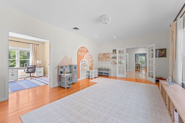 18 Crystal Hill Ter, Westwood, MA 02090