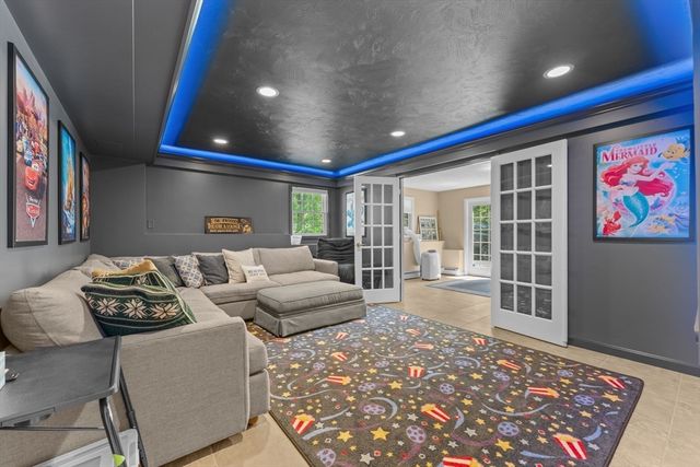 18 Crystal Hill Ter, Westwood, MA 02090