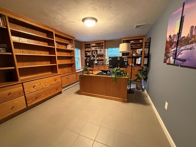 18 Crystal Hill Ter, Westwood, MA 02090