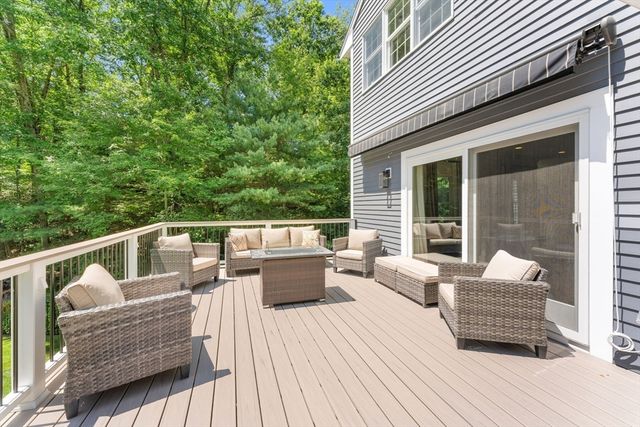 18 Crystal Hill Ter, Westwood, MA 02090