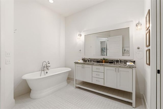 29 Water Street 6, Carlton Landing, OK 74432