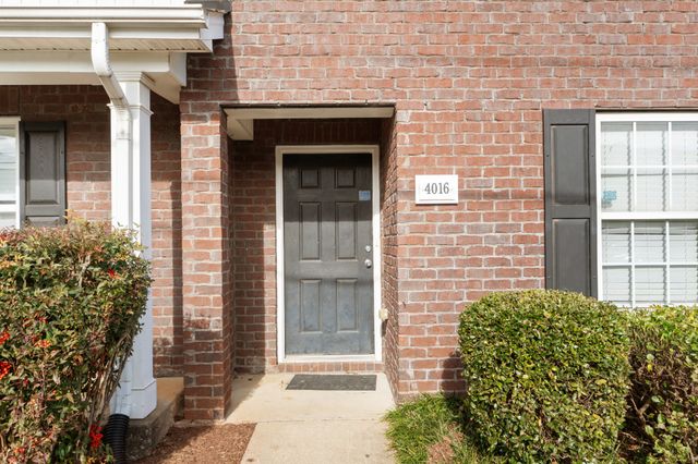 4016 George Buchanan Dr, La Vergne, TN 37086