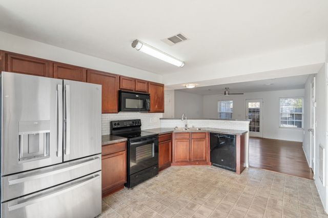 4016 George Buchanan Dr, La Vergne, TN 37086