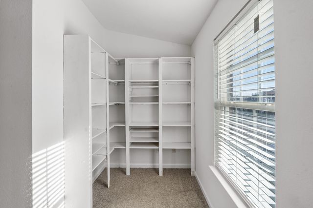 4016 George Buchanan Dr, La Vergne, TN 37086